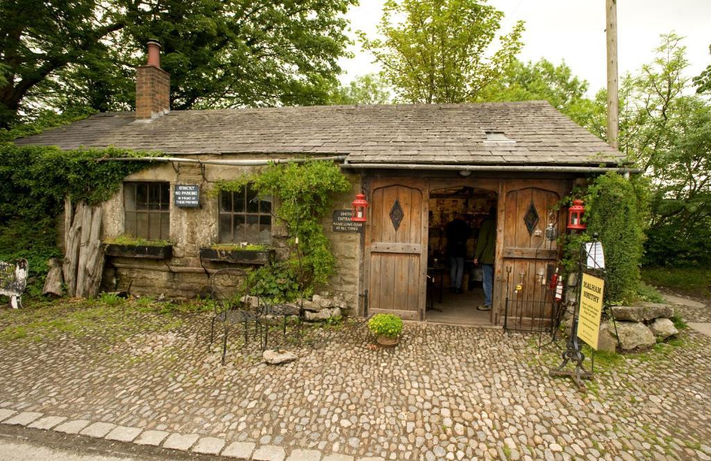The Buck Inn, مالهام المظهر الخارجي الصورة